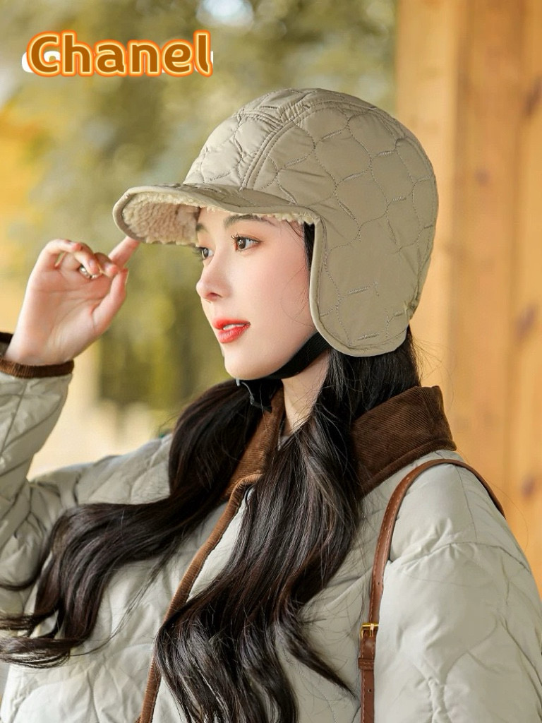 NO:218632,Chanel double-sided lamb plush rayfeng hat women winter thickened warm ear protection hat outdoor ski biking flight hat fisherman hat baseball hat knit hat, hat, chanel, espadrilles, hats19860909Chanel双面戴羊羔毛绒雷锋帽女冬季加厚保暖护耳帽子户外滑雪骑车飞行帽帽子渔夫帽棒球帽针织帽,帽子,chanel,espadrilles,hats,hat