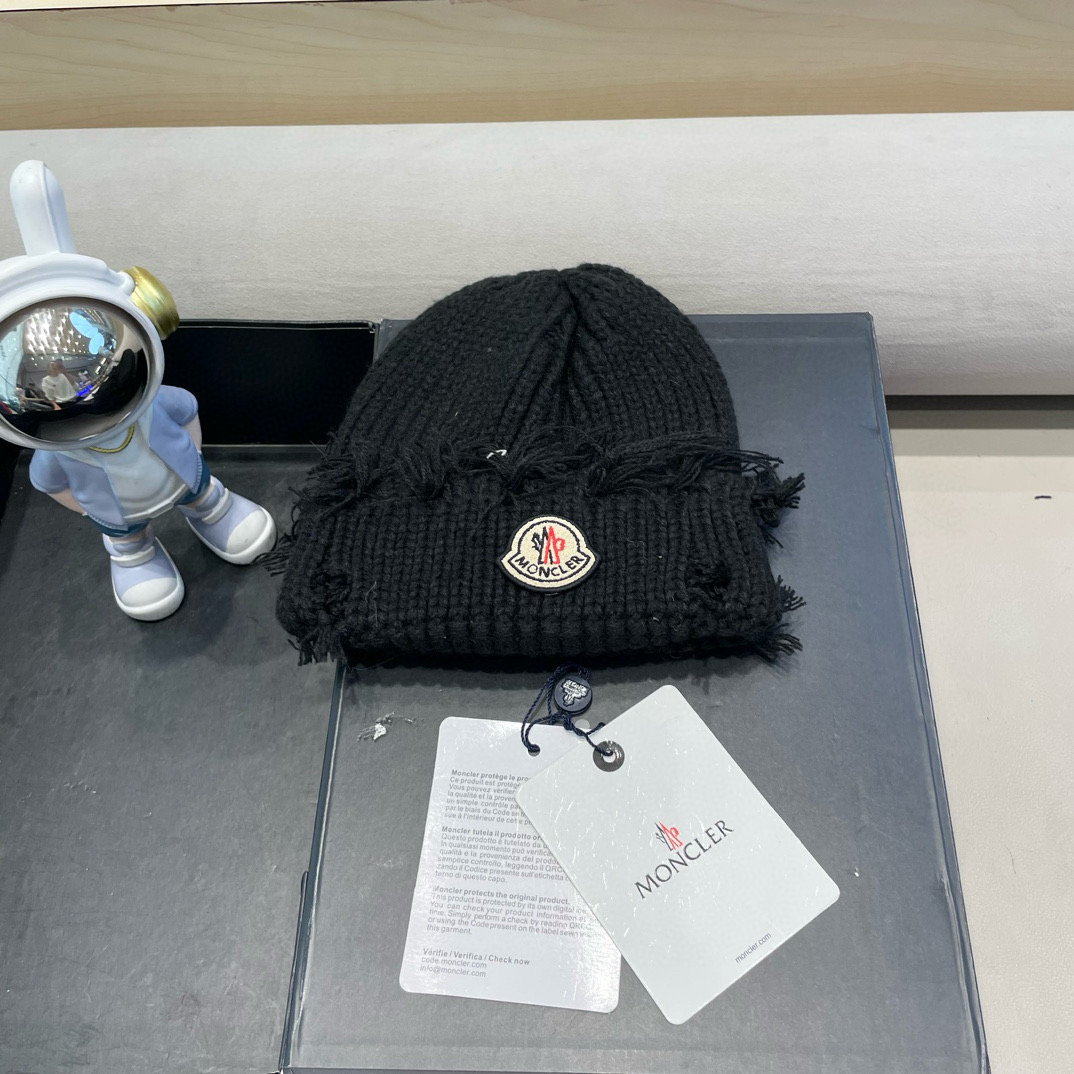 NO:218504,Moncler autumn and winter style used to make worn wool hats for women fashion versatile ripped warm knitted hats internet celebrity niche cold hat head hat fisherman hat baseball hat knitted hat, hat, christian louboutin, espadrilles, hats19860909moncler秋冬款做旧磨破毛线帽子女时尚百搭破洞保暖针织帽网红小众冷帽头帽子渔夫帽棒球帽针织帽,帽子,christian louboutin,espadrilles,hats,hat