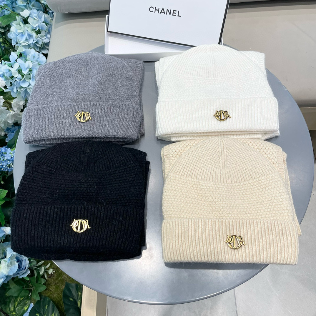 NO:218481,Dior official website latest wool knitted hat   scarf set in China's best quality original list. Very soft and skin-friendly, very elastic, textured and very versatile style~ Warm cashmere wool hat, both size is elastic~ universal for men and women, can be worn for any head circumference. I sincerely recommend hats, fisherman hat, baseball hat, knit hat, hat, dior, dior, espadrilles, hats19860909迪奥Dior官网最新羊毛针织帽子 围巾套装国内最好的品质原单.非常柔软亲肤,弹性很好有质感又非常百搭的款式~保暖的 羊绒毛线帽,均码有弹性~男女通用,任何头围都可以佩戴.真心推荐帽子渔夫帽棒球帽针织帽,帽子,dior,dior,espadrilles,hats,hat