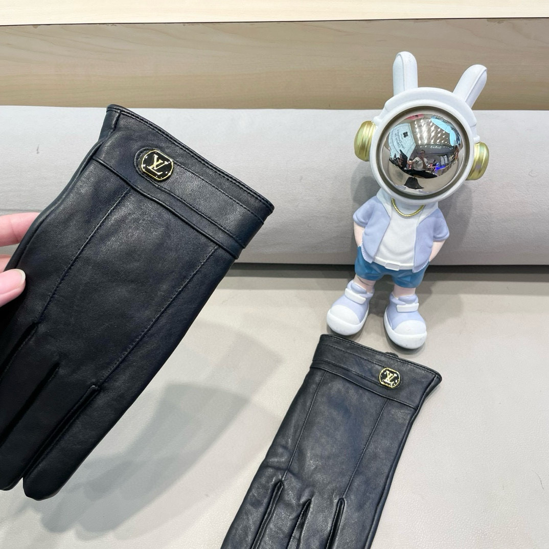 NO:718591,2025 New Exclusive First Touch Screen Gloves Men's Gloves LV Louis Vuitton Men's [Original Quality] The official website synchronizes men's new high-end sheepskin gloves. Don't miss it. 100% imported sheepskin is used. The leather is fine and soft. Look for the imported sheepskin with a unique feel and cashmere lining to keep warm. Original custom hardware and top-notch workmanship. No detail is spared. Genuine opening size. XL XXL gloves, gloves, louis vuitton, louis vuitton, sheepskin, gloves.198609092025新款独家首发触屏手套 男士手套LV路易威登男款【原单品质】官网同步男士新款高档羊皮手套不可错过百分百选用进口羊皮 皮质细腻柔软 认准进口羊皮特有手感羊绒内里保暖更佳 原版定制五金顶级做工任何细节都不放过正品开版 码数XL XXL手套,手套,louis vuitton,louis vuitton,sheepskin,gloves,accessory