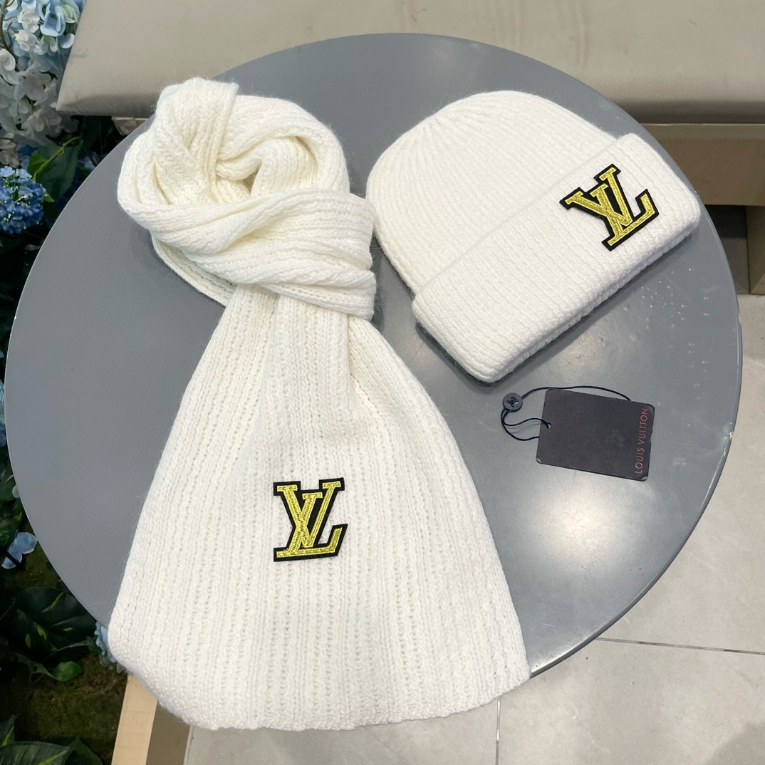 Lv家。【两件套-羊毛套装帽子】经典套装帽子！帽子➕围巾！暖暖哒超级舒服～冬日小姐姐减龄神器哦～这个冬天
