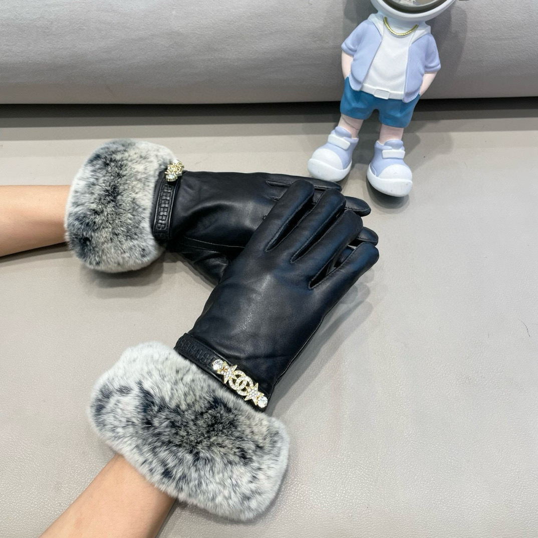 NO:294040,Chanel Chanel Autumn and Winter Lazy Rabbit Sheepskin Gloves Mobile Touch Screen, Worth Comparing the same style and different quality, instantly selling poor products in the market, imported first-class lazy Rabbit Hair Lazy Rabbit Hair Inner Lip [Happy][Happy] [Happy] Size ML gloves, gloves, chanel, chanel, sheepskin, gloves19860909Chanel 香奈儿秋冬懒兔毛羊皮手套手机触屏,值得对比同款不同品质,秒杀市场差产品,进口一级羊皮懒兔毛内里加绒 [愉快][愉快][愉快]码数ML手套,手套,chanel,chanel,sheepskin,gloves,accessory