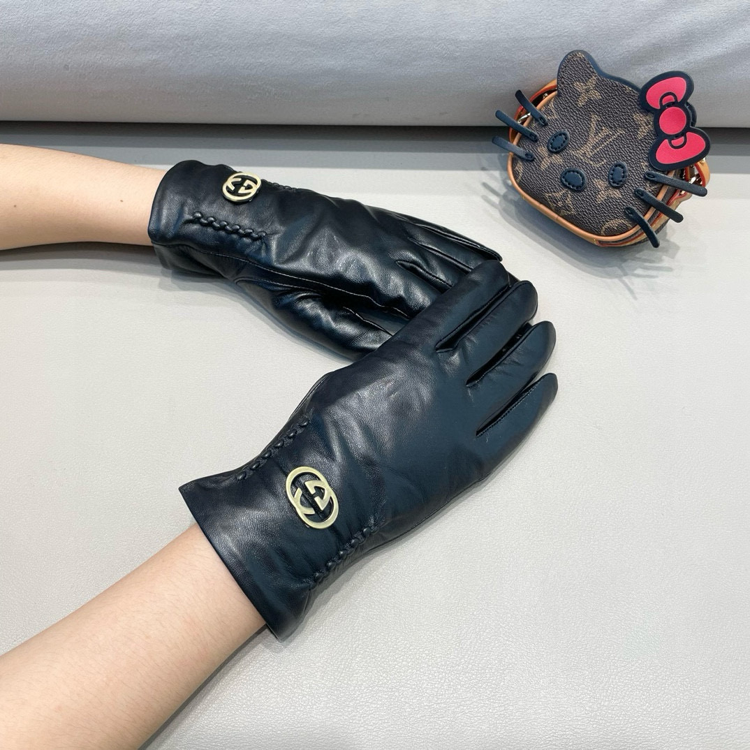 NO:294086,New Guchi Curve New Exclusive First-Original Touch Screen Women's Gloves Gucci [Original Single Quality] Official Website Synchronizes Ladies' New High-end Sheepskin Gloves Goddess First Choice Do not miss 100% Use imported sheepskin. The leather is delicate and soft. It is better to know that imported sheepskin has a unique feel and cashmere inside. The original customization top-level workmanship does not miss the genuine edition. Counter one to one. Number of codes M L gloves, gloves, gucci, sheepskin, gloves19860909新款古奇曲线新款独家首发触屏女款手套Gucci古奇【原单品质】官网同步女士新款高档羊皮手套女神首选 不可错过百分百选用进口羊皮 皮质细腻柔软 认准进口羊皮特有手感羊绒内里保暖更佳 原版定制顶级做工任何细节都不放过正品开版 专柜一比一 码数Ｍ L手套,手套,gucci,sheepskin,gloves,accessory