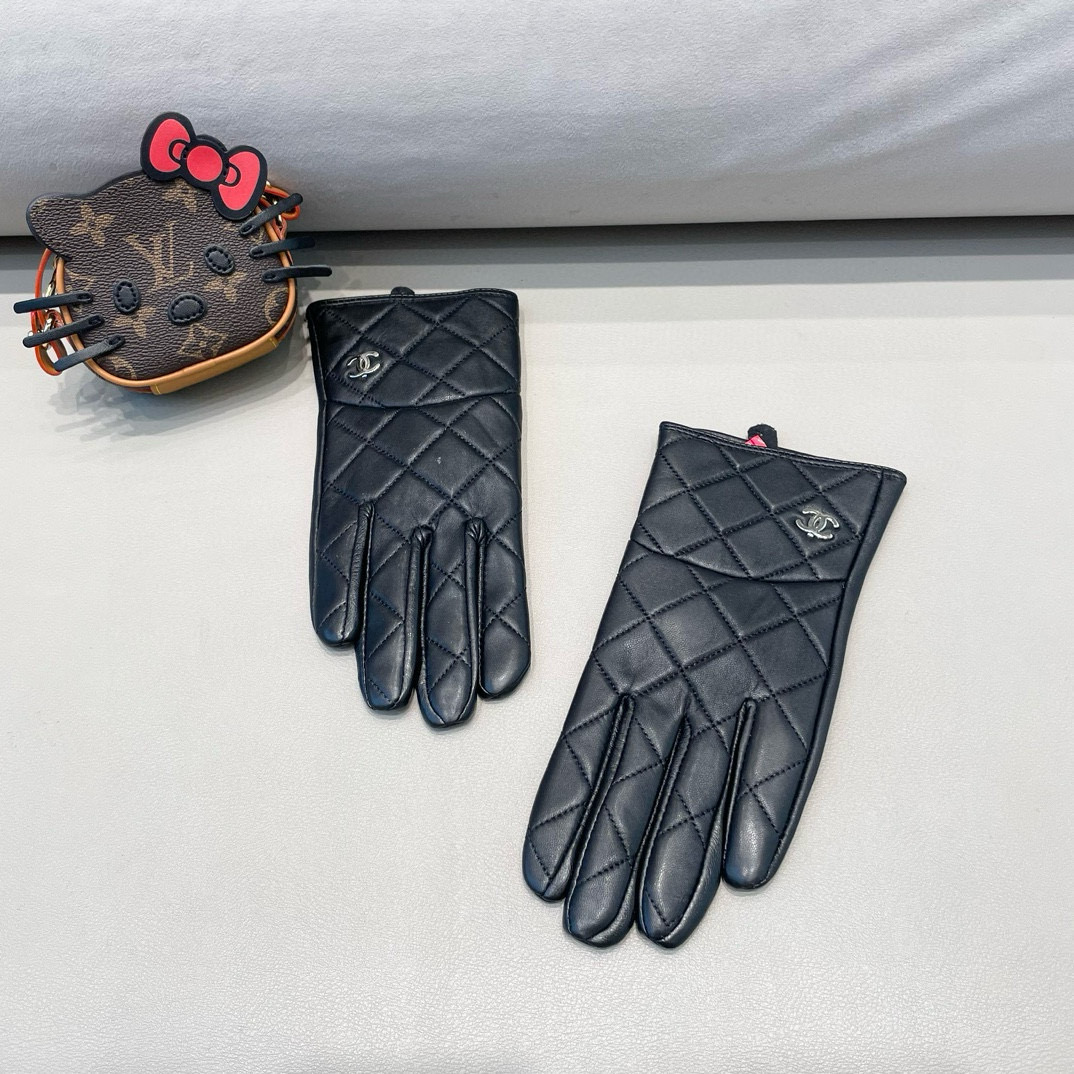 NO:294091,Chanel sheepskin gloves, fashionable gloves, warm inner in autumn and winter, classic, simple, super comfortable, soft and versatile!  ML gloves, gloves, chanel, sheepskin, gloves19860909香奈儿羊皮手套,时尚手套,秋冬保暖内里,经典简洁上手超舒适柔软、百搭！码数ML手套,手套,chanel,sheepskin,gloves,accessory