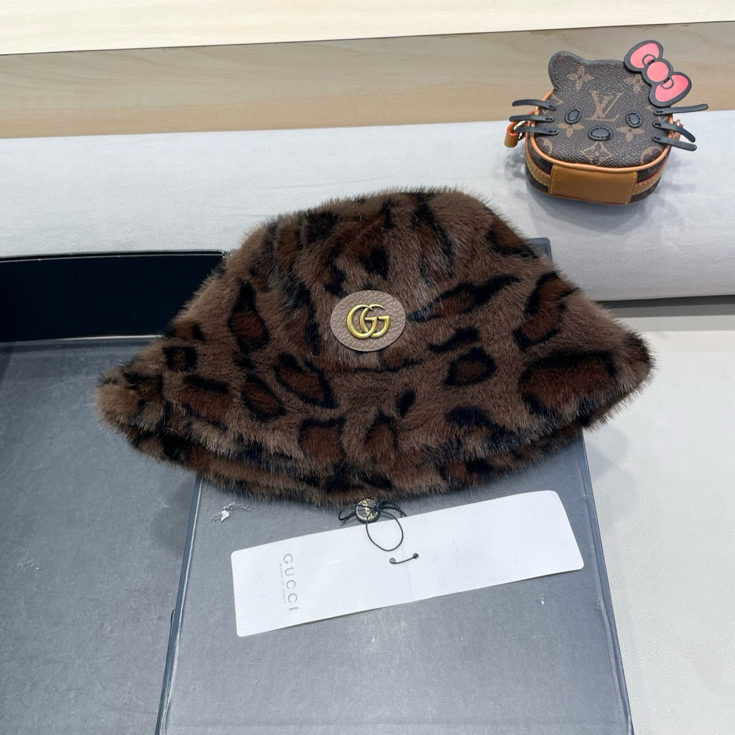 NO:218957,Gucci Internet celebrity Japanese autumn and winter new fashionable gradient leopard print fisherman hat women's face small thickened warm fluffy basin hat fisherman hat baseball hat knit hat, hat, gucci, espadrilles, hats19860909Gucci网红日系秋冬新款时髦渐变豹纹渔夫帽女显脸小加厚保暖毛绒绒盆帽帽子渔夫帽棒球帽针织帽,帽子,gucci,espadrilles,hats,hat