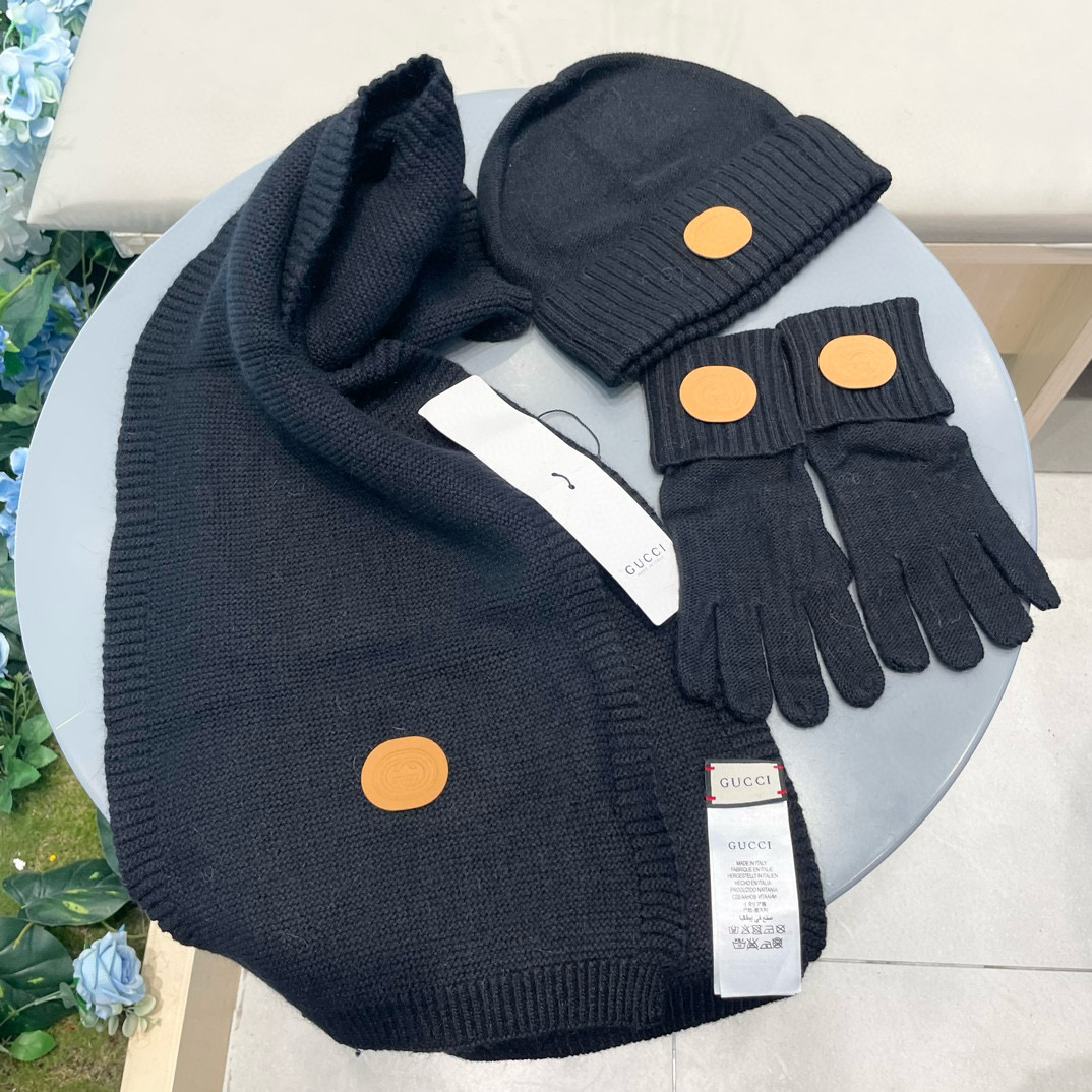 【围巾➕帽子➕手套 】三件套套装！简单大气是这款套帽围巾设计者的初心‼️真心美了～时尚柔软透气‼️材质：