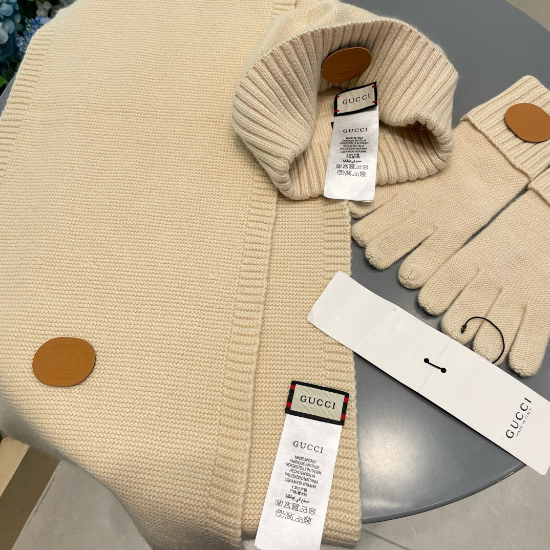 【围巾➕帽子➕手套 】三件套套装！简单大气是这款套帽围巾设计者的初心‼️真心美了～时尚柔软透气‼️材质：