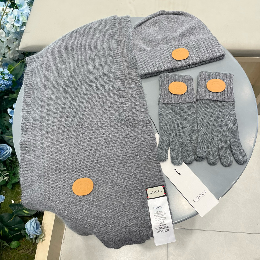 【围巾➕帽子➕手套 】三件套套装！简单大气是这款套帽围巾设计者的初心‼️真心美了～时尚柔软透气‼️材质：