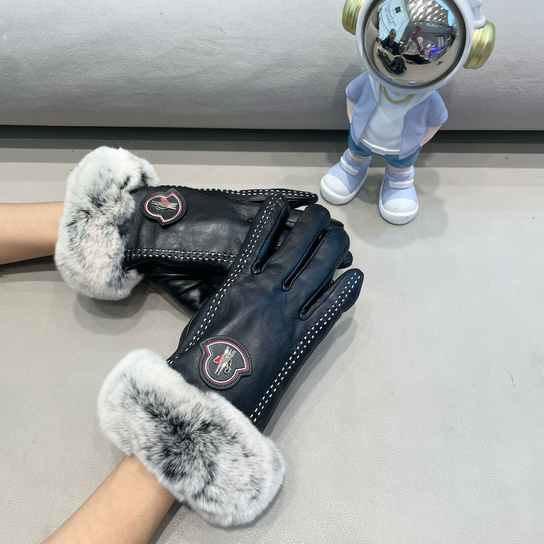 NO:294104,The new sheepskin lazy rabbit fur gloves for women, fashionable gloves, warm and fleece inner in autumn and winter, classic, simple, comfortable, soft and versatile! Single size gloves, gloves, Moncler, sheepskin, gloves19860909蒙口女款新品羊皮懶兔毛手套,时尚手套,秋冬保暖加绒内里,经典简洁上手超舒适柔软、百搭！均码手套,手套,Moncler,sheepskin,gloves,accessory