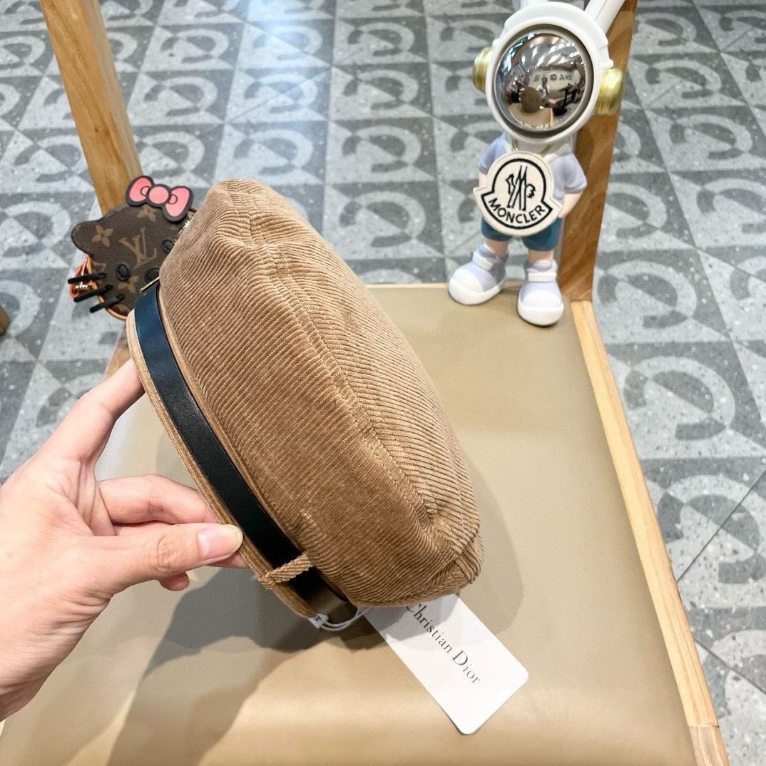 迪奥DIOR秋冬款美拉德风皮条贝雷帽女绒面大帽围显脸小新款保暖防风帽子