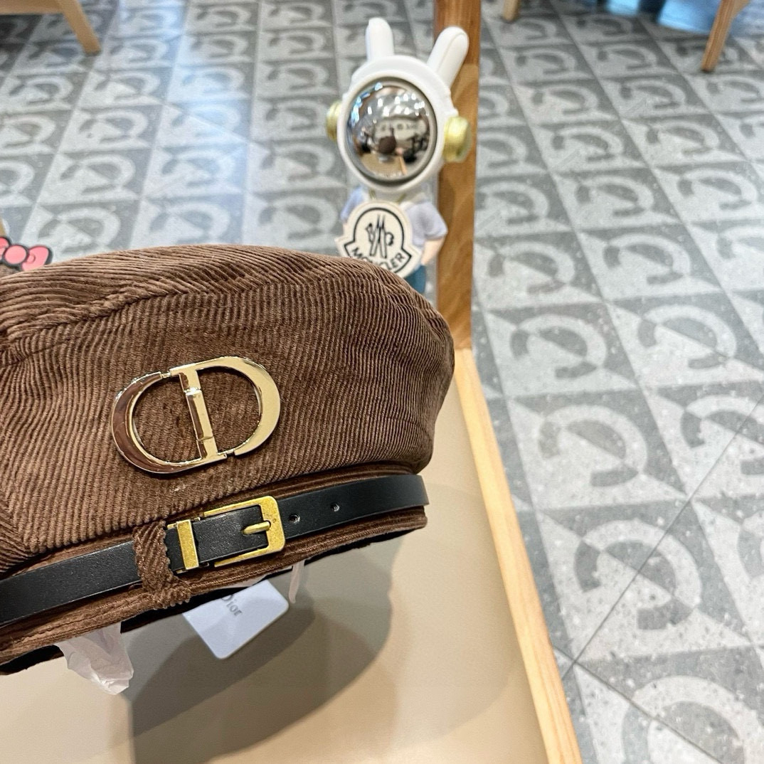 迪奥DIOR秋冬款美拉德风皮条贝雷帽女绒面大帽围显脸小新款保暖防风帽子