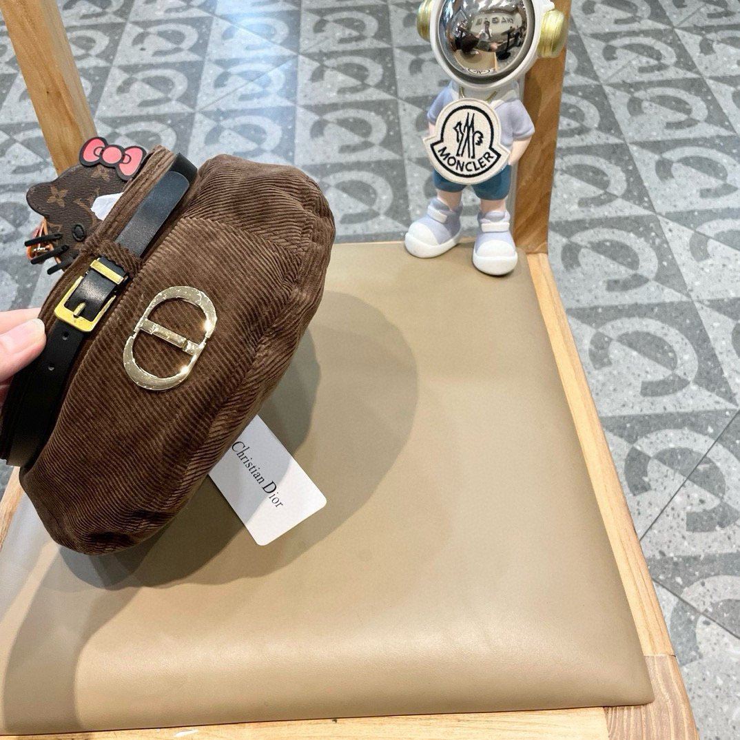 迪奥DIOR秋冬款美拉德风皮条贝雷帽女绒面大帽围显脸小新款保暖防风帽子