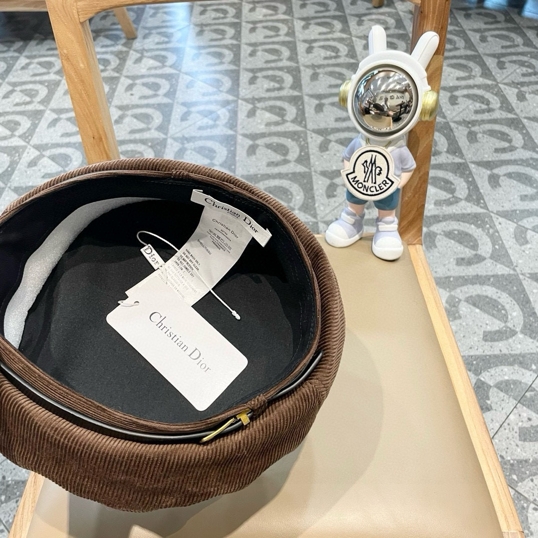 迪奥DIOR秋冬款美拉德风皮条贝雷帽女绒面大帽围显脸小新款保暖防风帽子