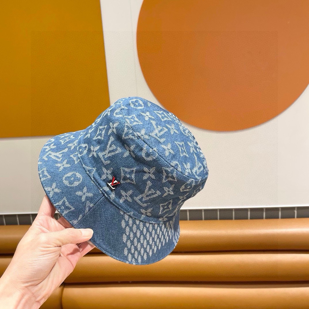 NO:224332,LV Louis Vuitton double-sided fisherman hat, very classic classic, available in all seasons, must-have when going out, very showy little hat, straw hat, fisherman hat, baseball hat, knit hat, hat, louis vuitton, louis vuitton, espadrilles, hats19860909LV路易威登双面渔夫帽,非常经典的经典,四季可用,出门必备,非常显脸小帽子草帽渔夫帽棒球帽针织帽,帽子,louis vuitton,louis vuitton,espadrilles,hats,hat