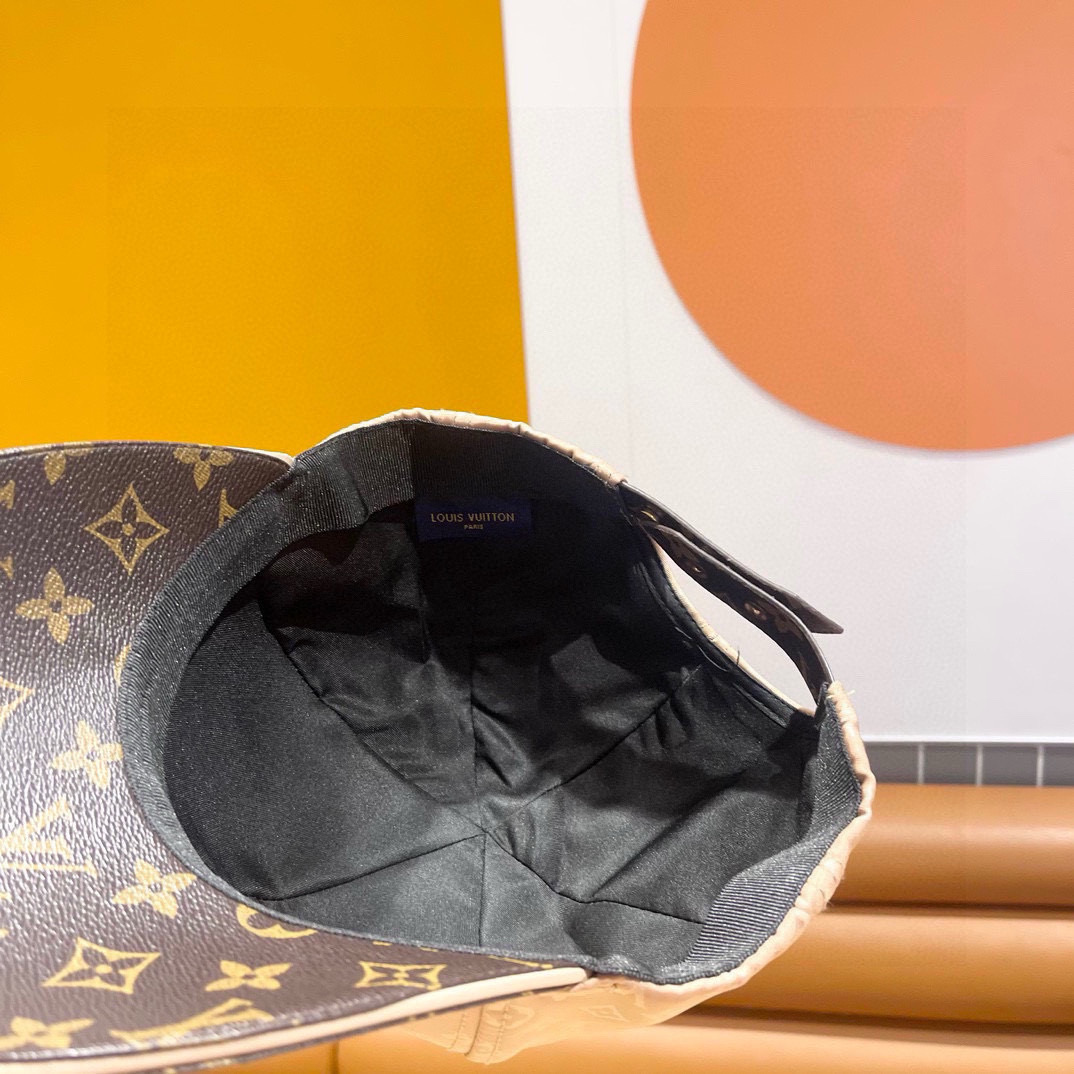  春夏新款LV新款鸭舌帽，高品质棒球帽，黑 咖两色，头围57cm左右