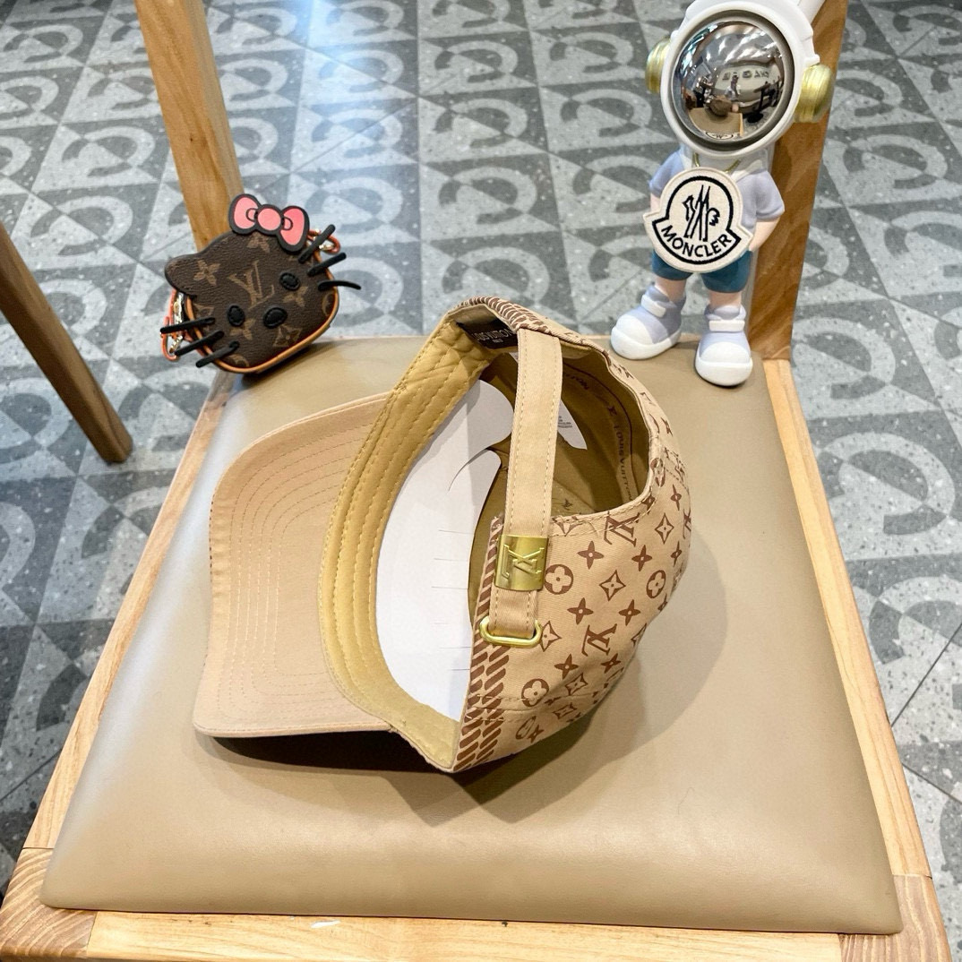  【LV】新款专柜同步棒球帽，专柜同步出货，大牌款超好搭配，赶紧入手！