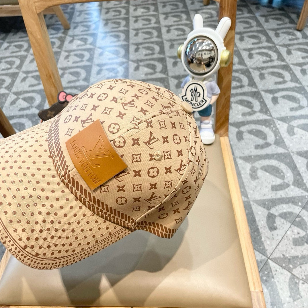  【LV】新款专柜同步棒球帽，专柜同步出货，大牌款超好搭配，赶紧入手！
