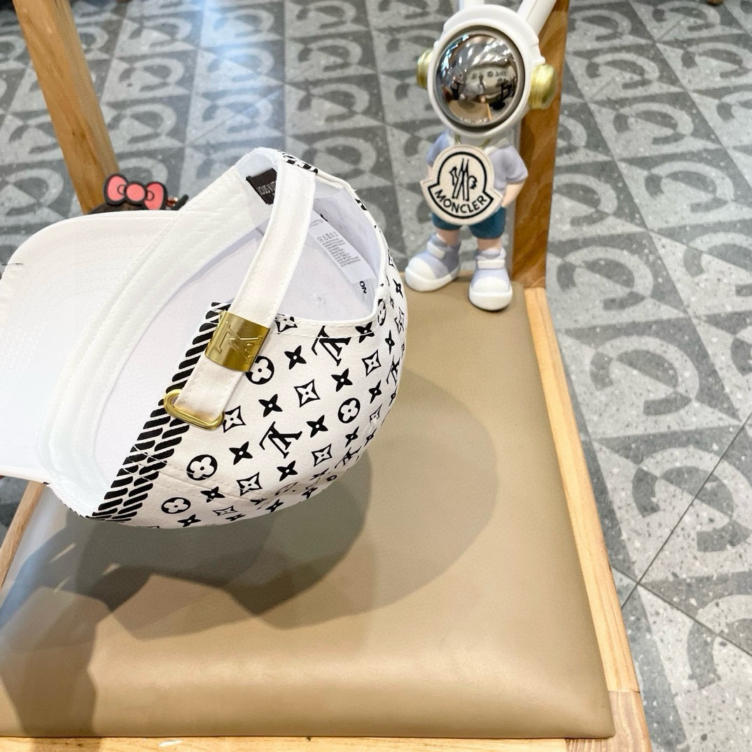  【LV】新款专柜同步棒球帽，专柜同步出货，大牌款超好搭配，赶紧入手！