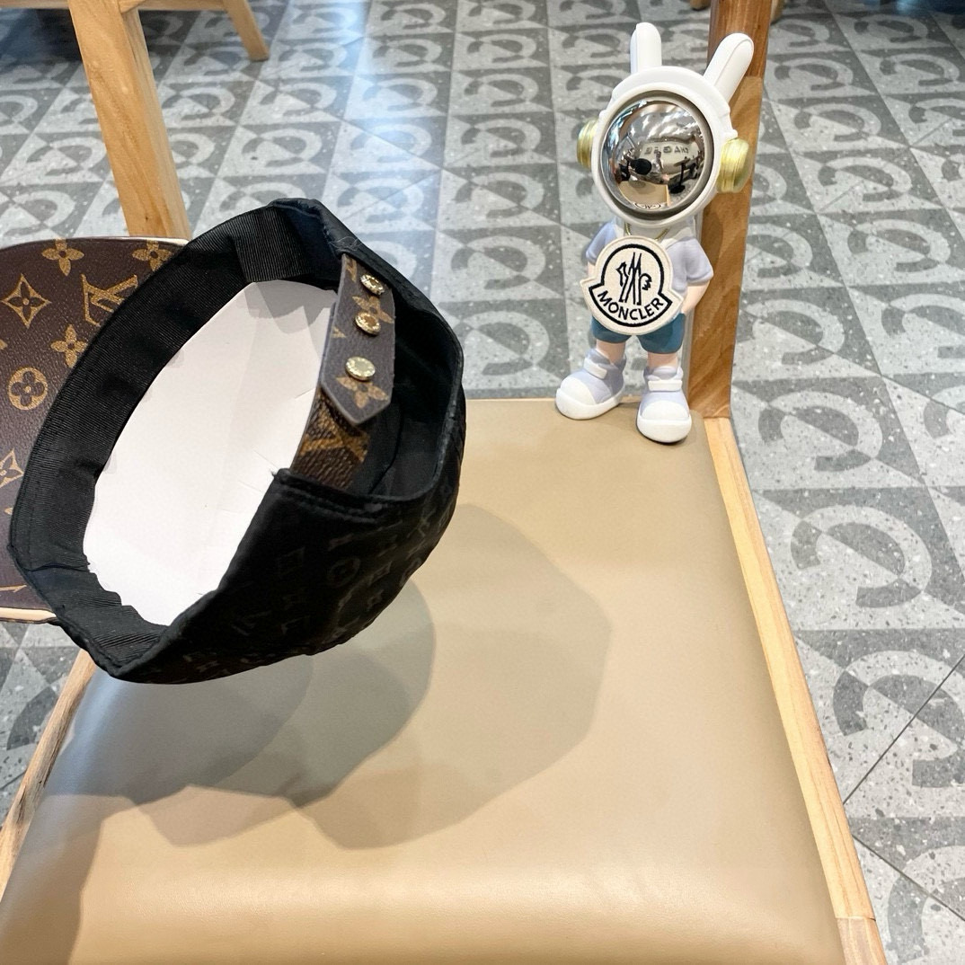   路易威登LouisVuitton新款棒球帽🧢  
LV棒球帽，简约大气，男女通用