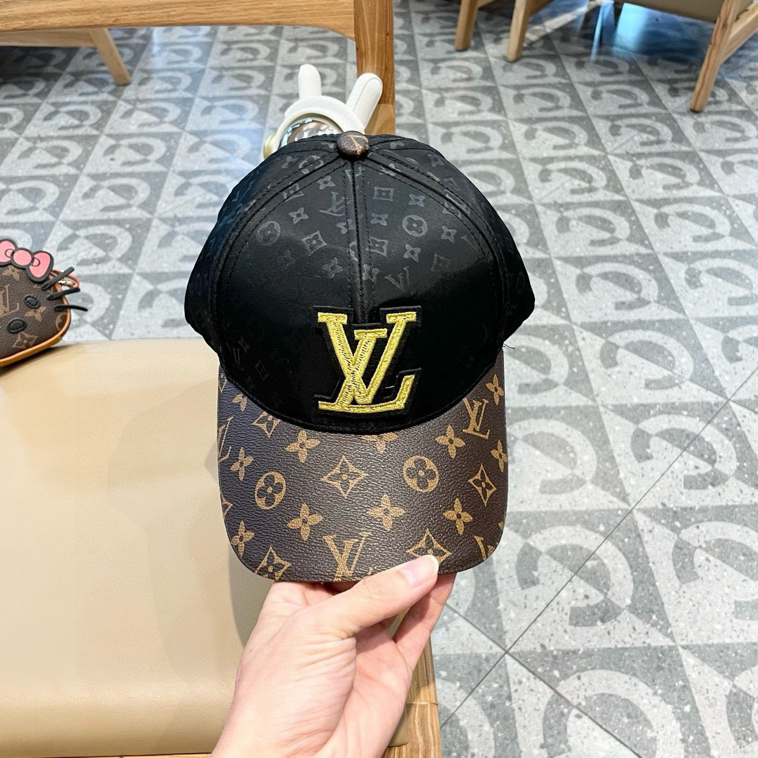    路易威登LouisVuitton新款棒球帽🧢  
LV棒球帽，简约大气，男女通用