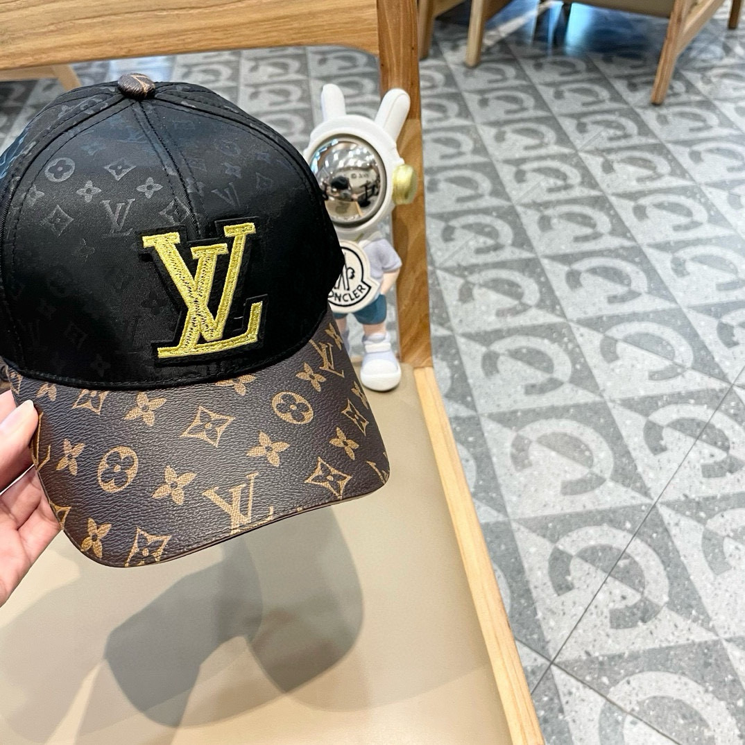    路易威登LouisVuitton新款棒球帽🧢  
LV棒球帽，简约大气，男女通用