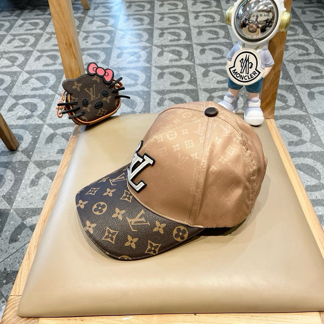    路易威登LouisVuitton新款棒球帽🧢  
LV棒球帽，简约大气，男女通用