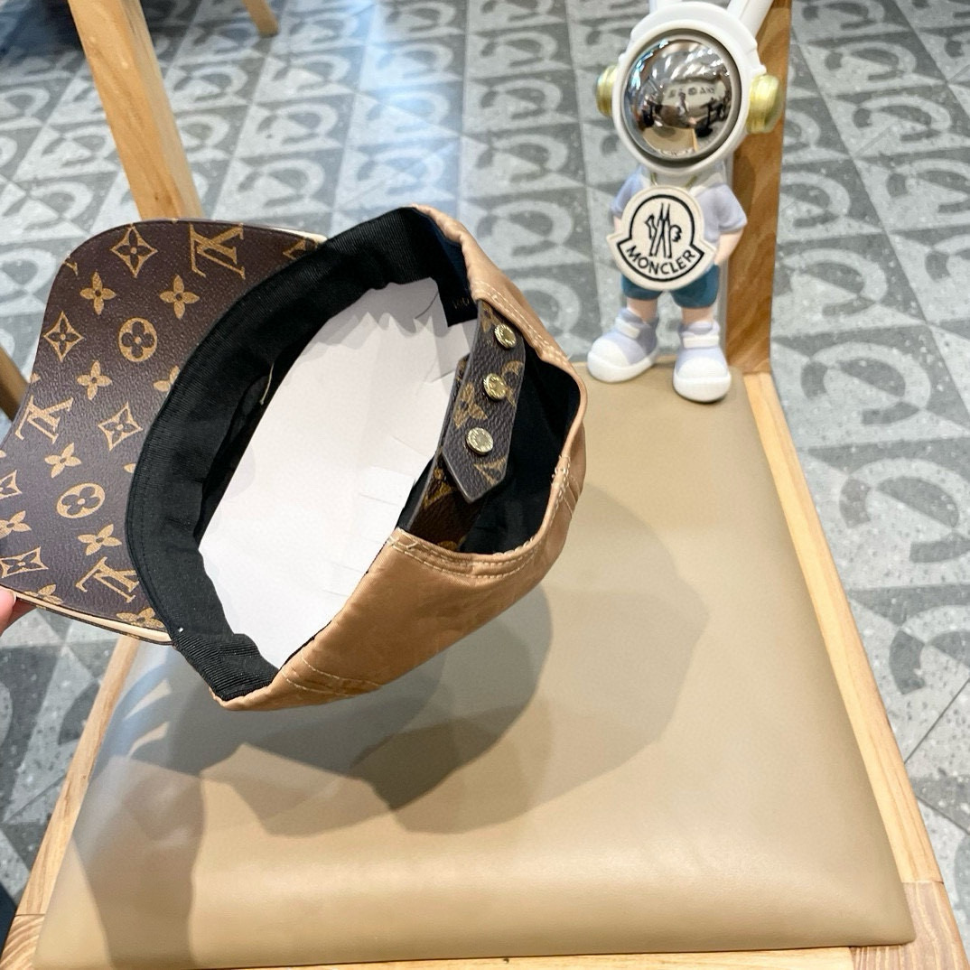    路易威登LouisVuitton新款棒球帽🧢  
LV棒球帽，简约大气，男女通用