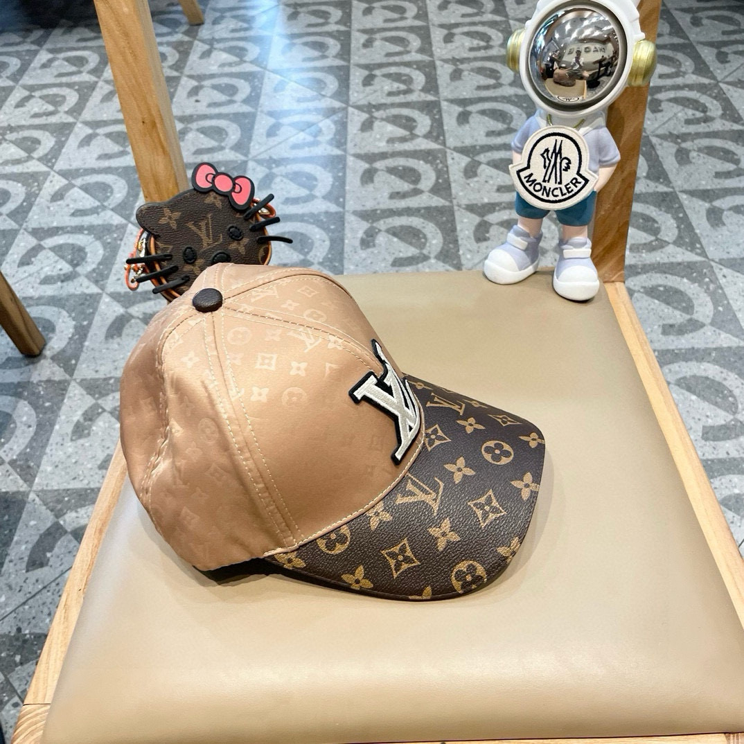    路易威登LouisVuitton新款棒球帽🧢  
LV棒球帽，简约大气，男女通用