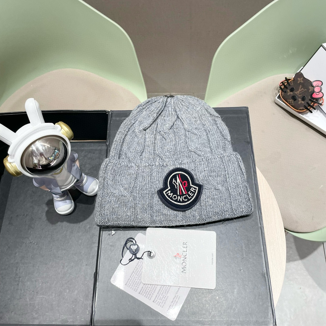 NO:220613,Moncler new autumn and winter cork knit hat women irregular curl edges warm pile hat ear protection bag head wool hat fisherman hat baseball hat knit hat, hat, christian louboutin, espadrilles, hats19860909moncler新款秋冬绞花针织帽子女不规则卷边保暖堆堆帽护耳包头毛线帽帽子渔夫帽棒球帽针织帽,帽子,christian louboutin,espadrilles,hats,hat