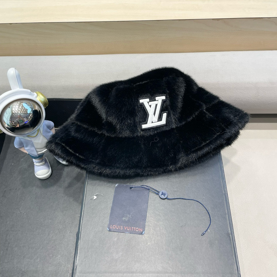 NO:220807,lv Louis Vuitton autumn and winter plush warmth thickened slim fisherman hat women casual versatile flat top hat niche cute basin hat trendy hat fisherman hat baseball hat knit hat, hat, louis vuitton, louis vuitton, espadrilles, hats19860909lv路易威登秋冬款毛绒保暖加厚显瘦渔夫帽子女休闲百搭平顶帽小众可爱盆帽潮帽子渔夫帽棒球帽针织帽,帽子,louis vuitton,louis vuitton,espadrilles,hats,hat