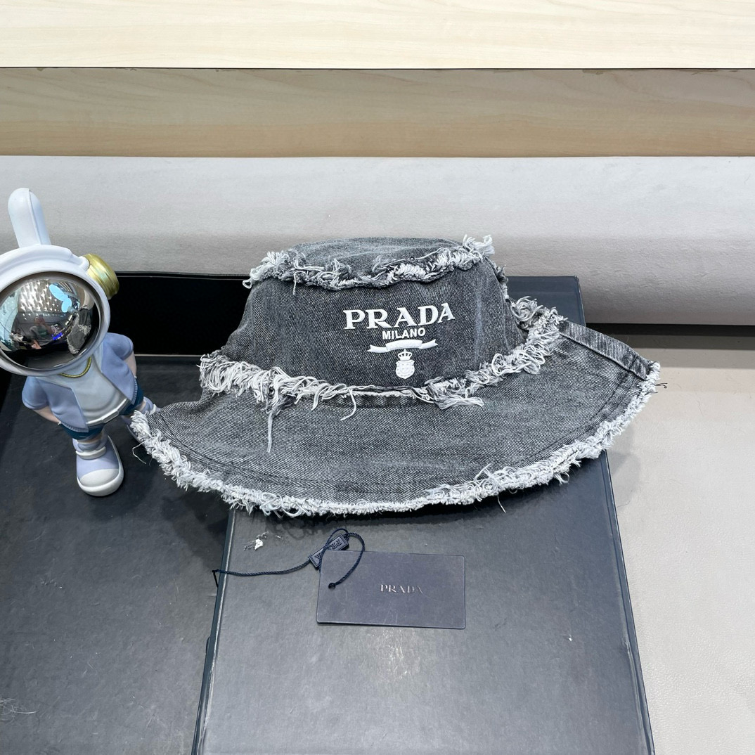 NO:220809,Prada high-quality denim inverted triangular fisherman hat, wash cowboy color, same style on the show, soft and comfortable fabric, versatile casual style, close your eyes!  Hat fisherman hat baseball hat knit hat, hat, prada, prada, espadrilles, hats19860909Prada 普拉达高品质牛仔布倒三角渔夫帽 洗水牛仔色,秀场同款,面料柔软舒适 百搭休闲款,闭眼入！帽子渔夫帽棒球帽针织帽,帽子,prada,prada,espadrilles,hats,hat
