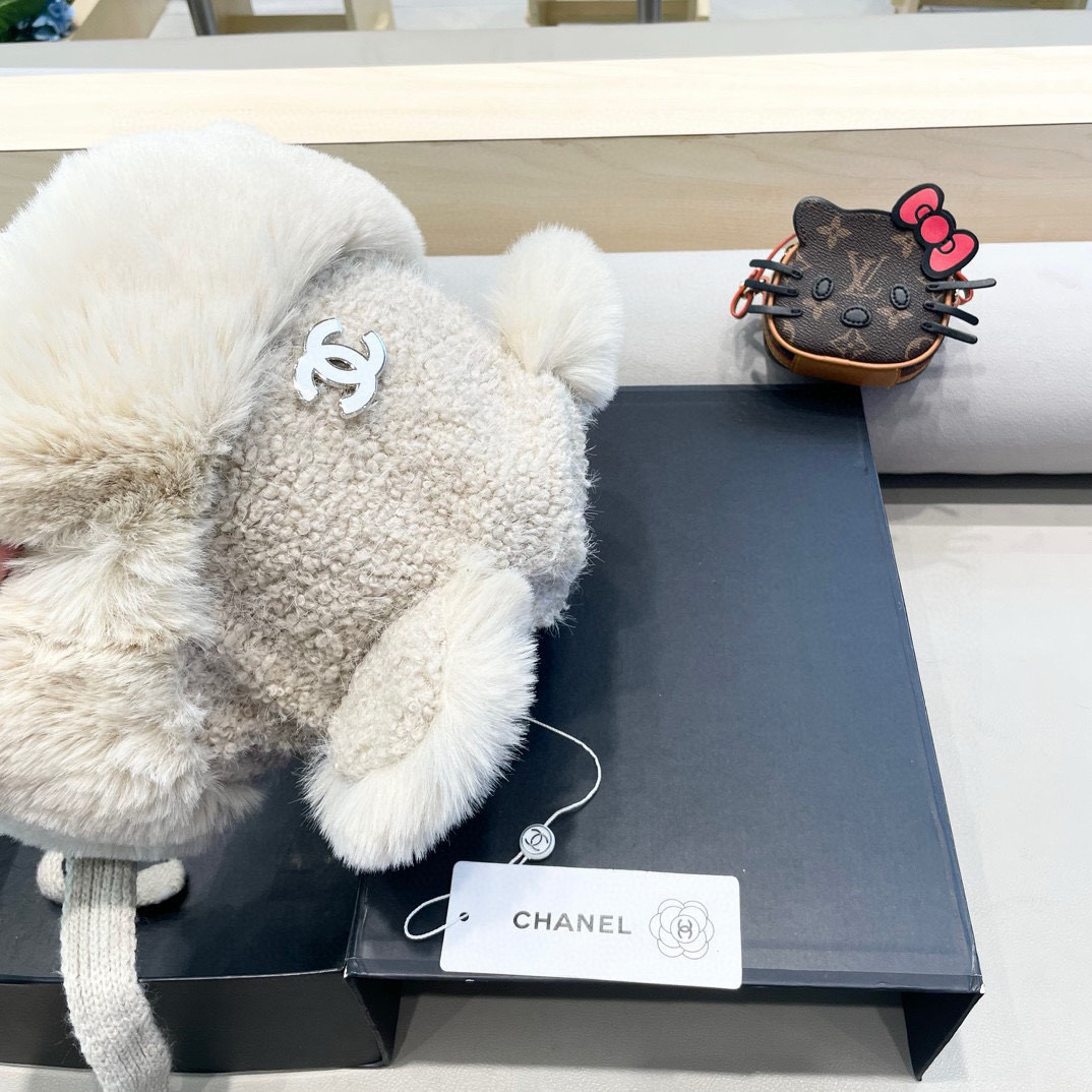 Chanel甜酷小羊羊羔毛发带甜美可爱保暖护耳耳罩女