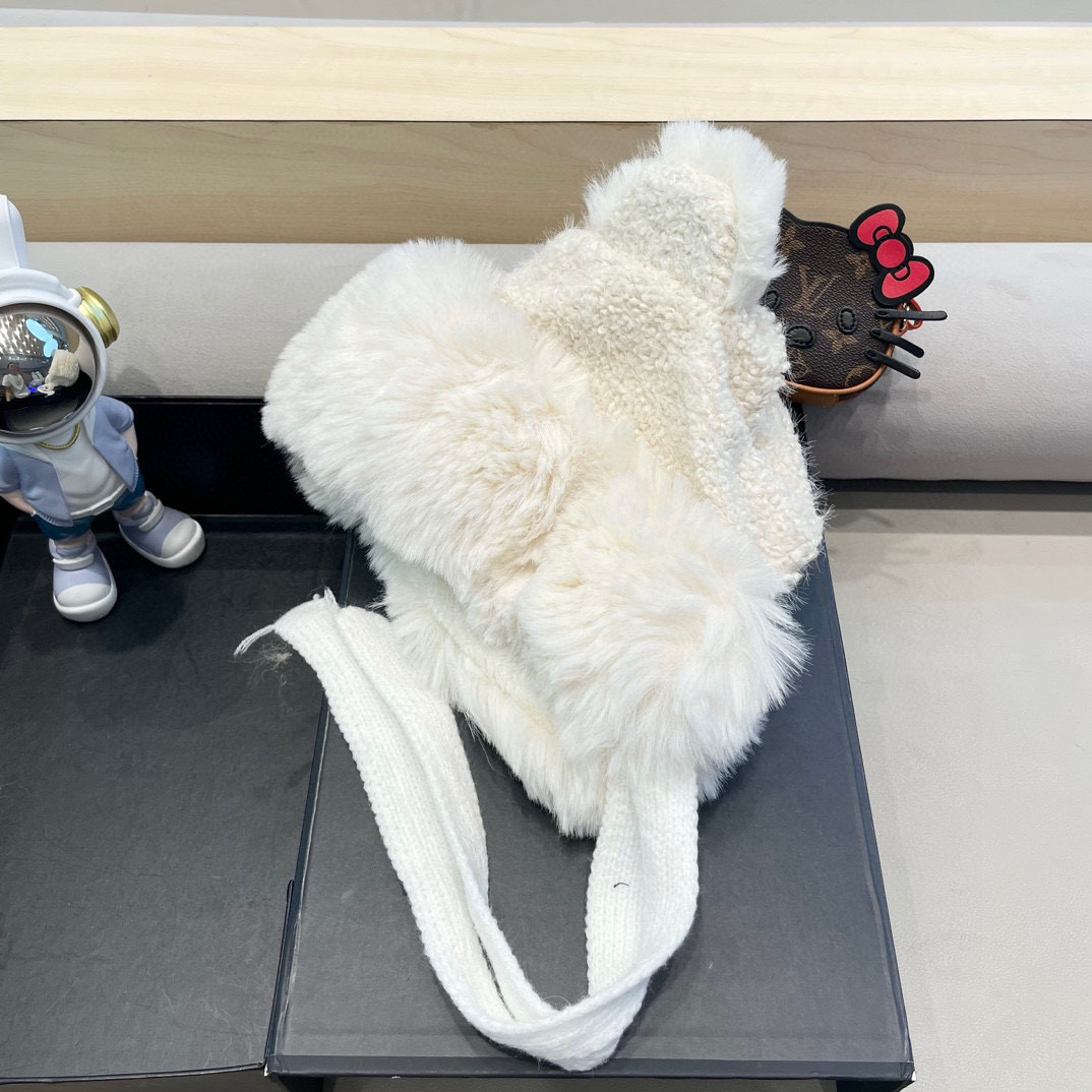 Chanel甜酷小羊羊羔毛发带甜美可爱保暖护耳耳罩女