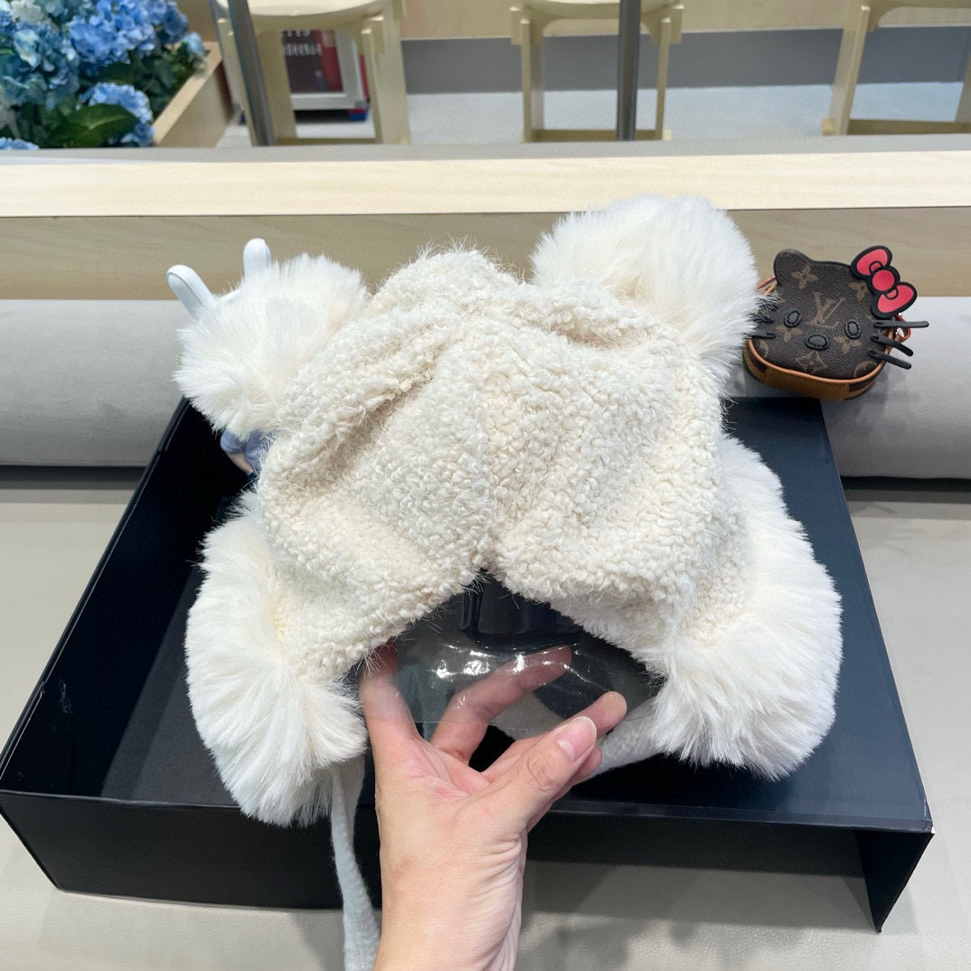 Chanel甜酷小羊羊羔毛发带甜美可爱保暖护耳耳罩女