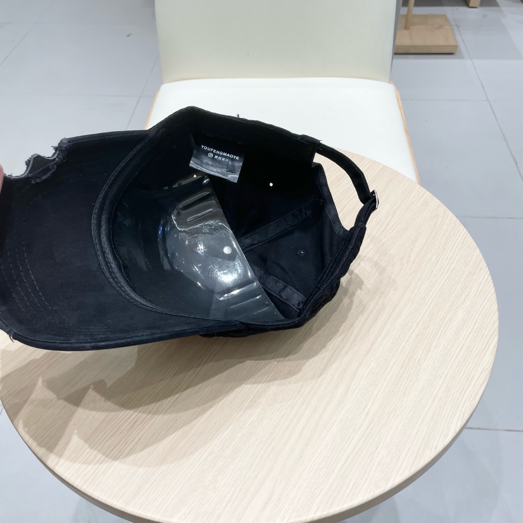 蒙口MONCLER新款棒球帽，时尚炸街单品，风格很OK，网红.时尚博主的最爱！高品质舒适透气，凹造型很好