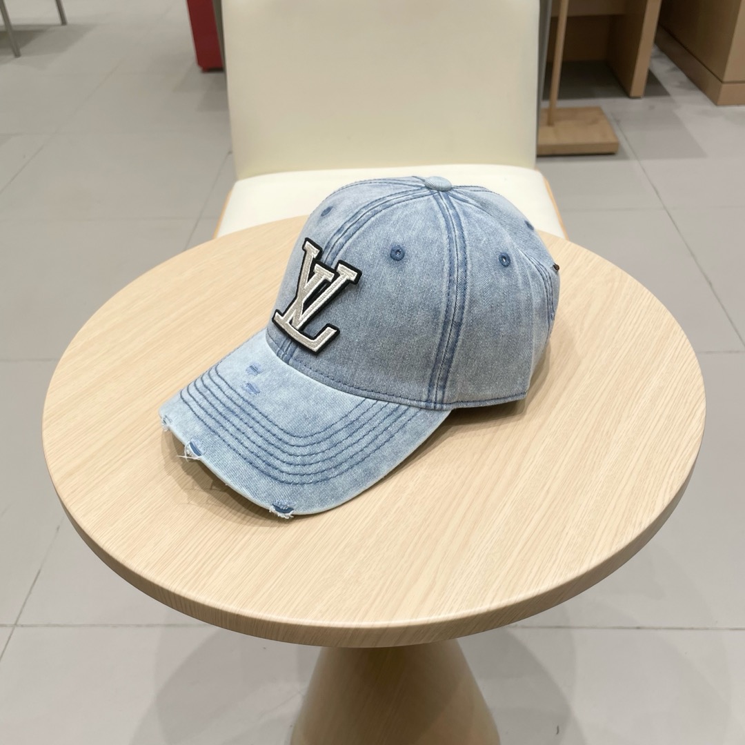 🧢LV路易威登🧢 官网高版出货，刺绣字母棒球帽，非常经典的经典，流行的复古美，四季可用，出门必备，非常显