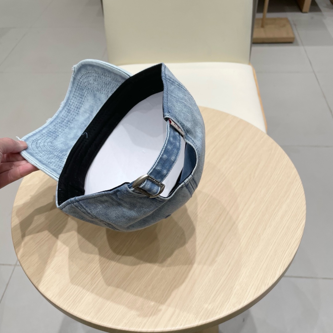 🧢LV路易威登🧢 官网高版出货，刺绣字母棒球帽，非常经典的经典，流行的复古美，四季可用，出门必备，非常显