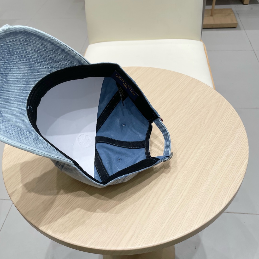 🧢LV路易威登🧢 官网高版出货，刺绣字母棒球帽，非常经典的经典，流行的复古美，四季可用，出门必备，非常显