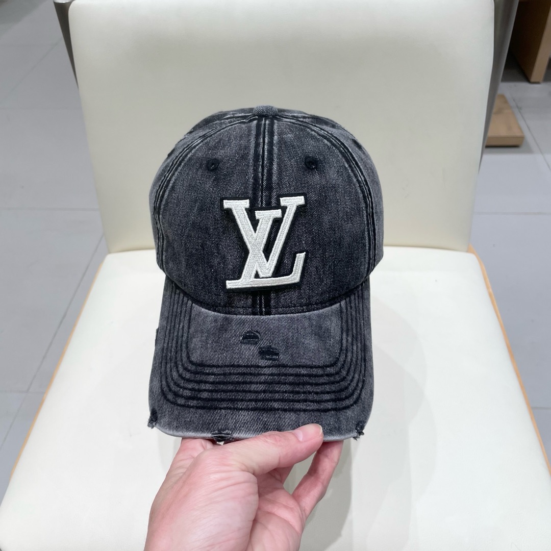 🧢LV路易威登🧢 官网高版出货，刺绣字母棒球帽，非常经典的经典，流行的复古美，四季可用，出门必备，非常显