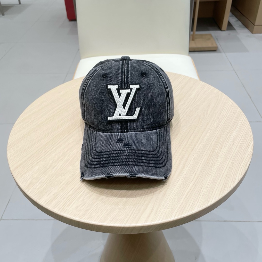 🧢LV路易威登🧢 官网高版出货，刺绣字母棒球帽，非常经典的经典，流行的复古美，四季可用，出门必备，非常显