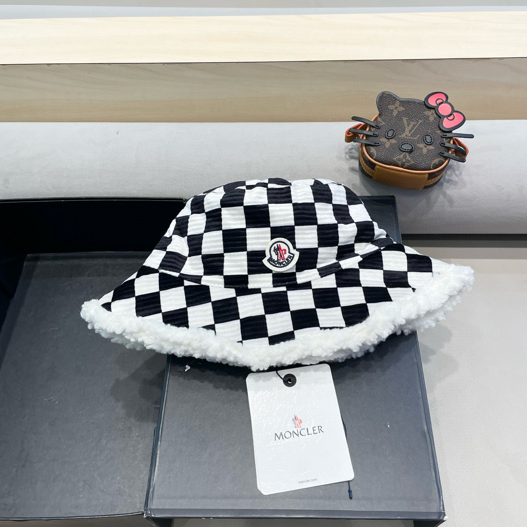 NO:219792,Moncler chessboard plaid double-sided fisherman hat for women in autumn and winter warm face showing small and versatile lamb velvet hat Korean style plaid basin hat fisherman hat baseball hat knit hat, hat, christian louboutin, espadrilles, hats19860909moncler棋盘格子双面渔夫帽女秋冬保暖显脸小百搭羊羔绒帽子韩版格纹盆帽帽子渔夫帽棒球帽针织帽,帽子,christian louboutin,espadrilles,hats,hat