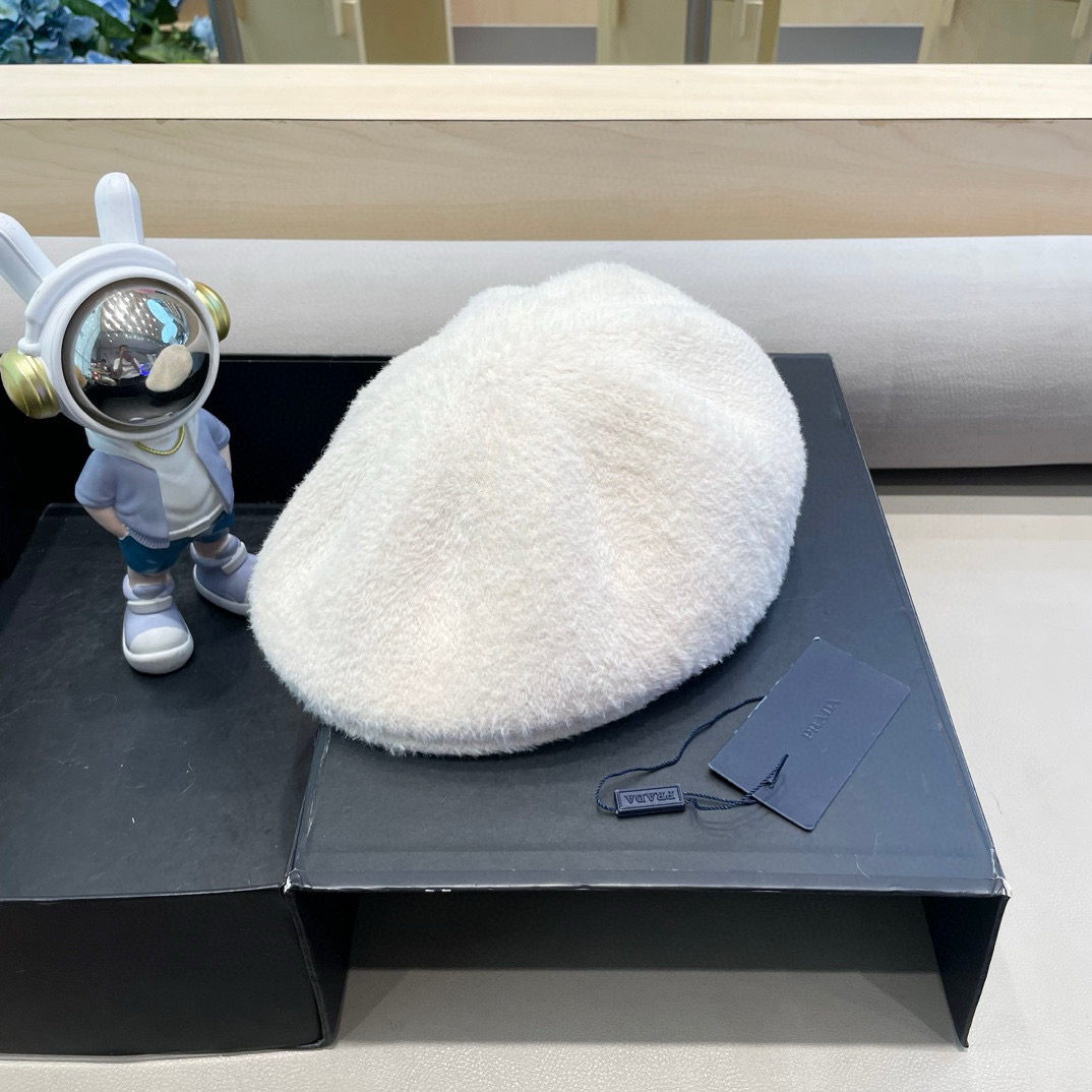  普拉达Prada正反两戴贝雷帽女秋冬季时尚保暖前进帽子新款英伦复古画家帽