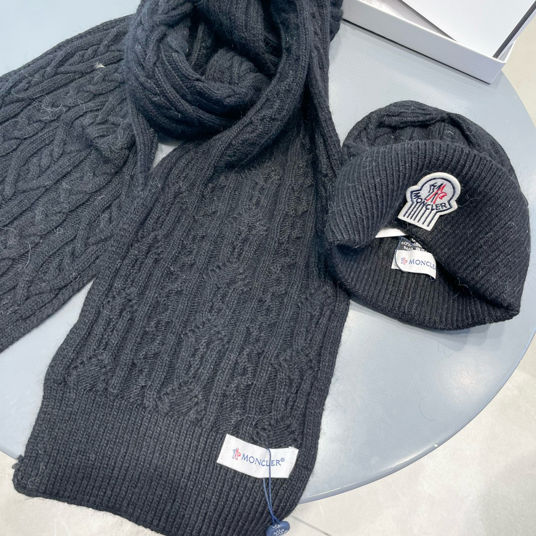 Stay Warm This Winter with Moncler’s New Hat and Scarf Collection! - 图片 8