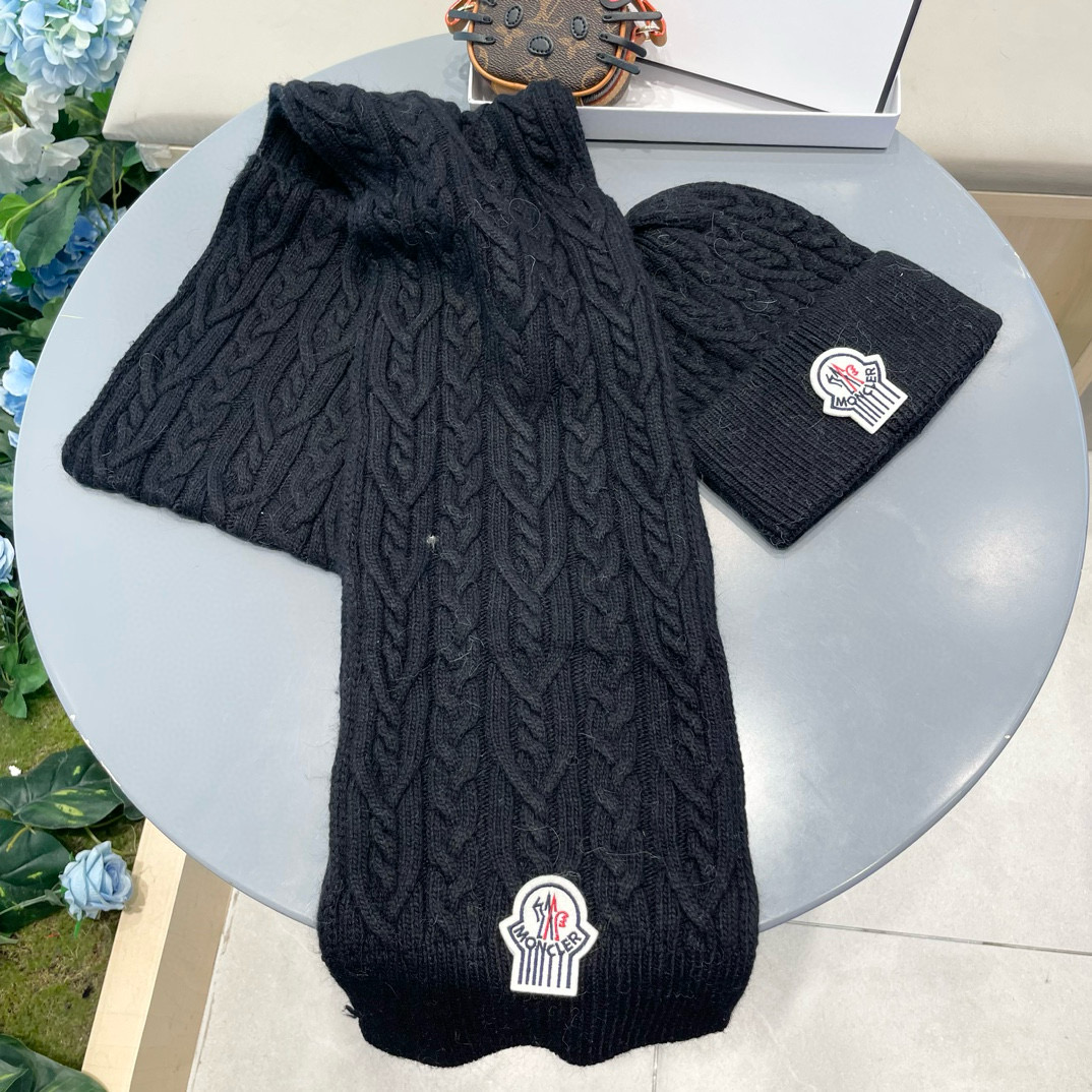 Stay Warm This Winter with Moncler’s New Hat and Scarf Collection! - 图片 3