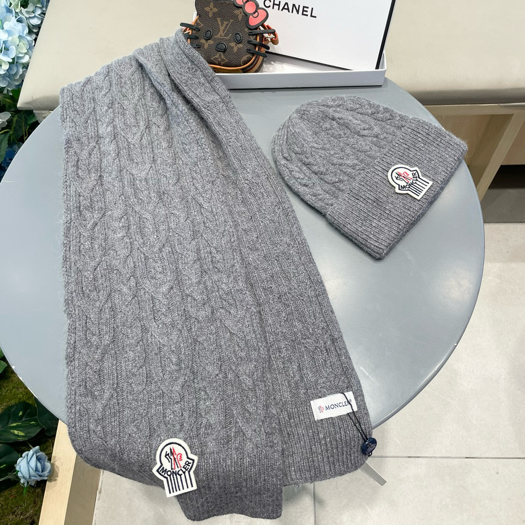 Stay Warm in Style with Moncler’s New Hat and Scarf Collection! - 图片 8