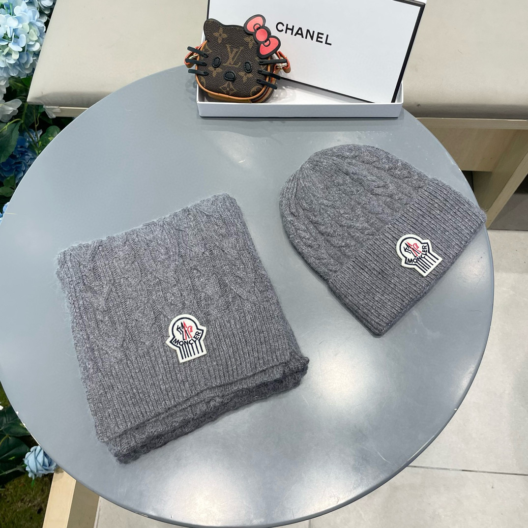 Stay Warm in Style with Moncler’s New Hat and Scarf Collection! - 图片 2