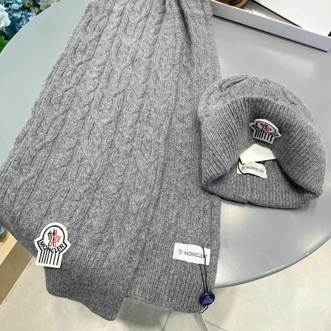 Stay Warm in Style with Moncler’s New Hat and Scarf Collection! - 图片 9