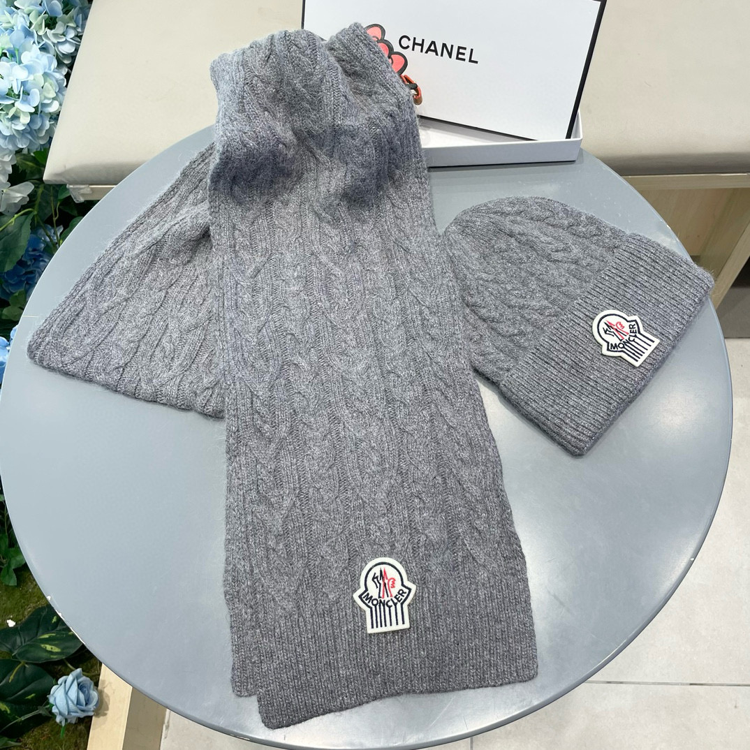 Stay Warm in Style with Moncler’s New Hat and Scarf Collection! - 图片 3