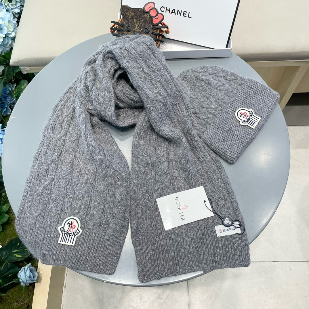 Stay Warm in Style with Moncler’s New Hat and Scarf Collection! - 图片 7