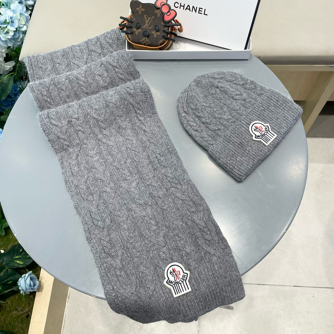 Stay Warm in Style with Moncler’s New Hat and Scarf Collection! - 图片 5